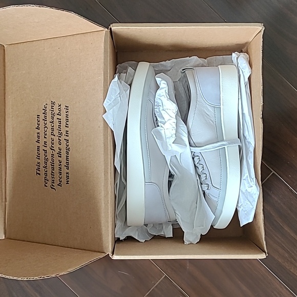 Vionic Winny Gray Leather Sneakers - Picture 5 of 5